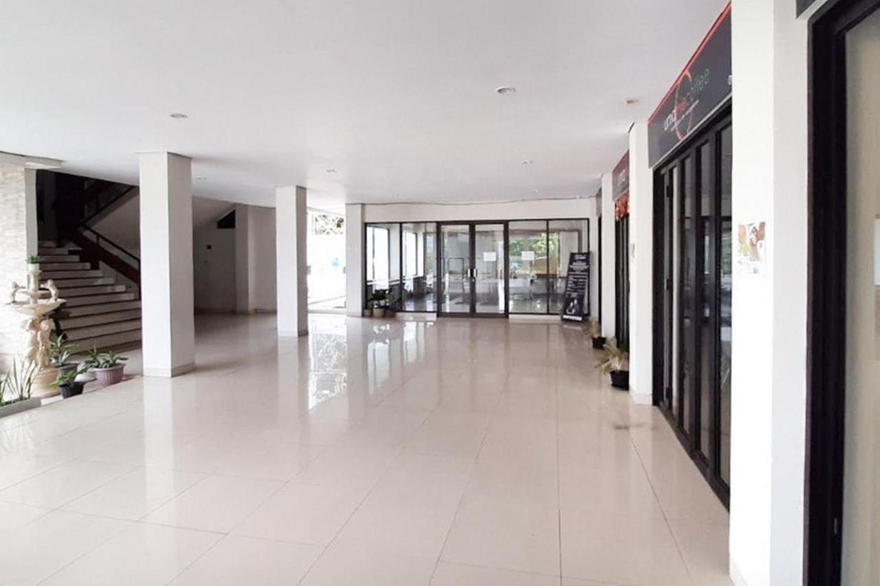 Reddoorz Plus @ Bitung City Center Exterior photo
