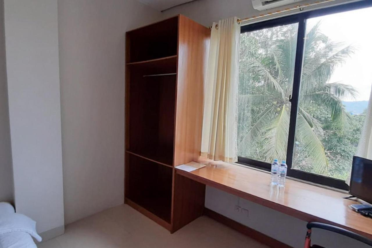Reddoorz Plus @ Bitung City Center Exterior photo