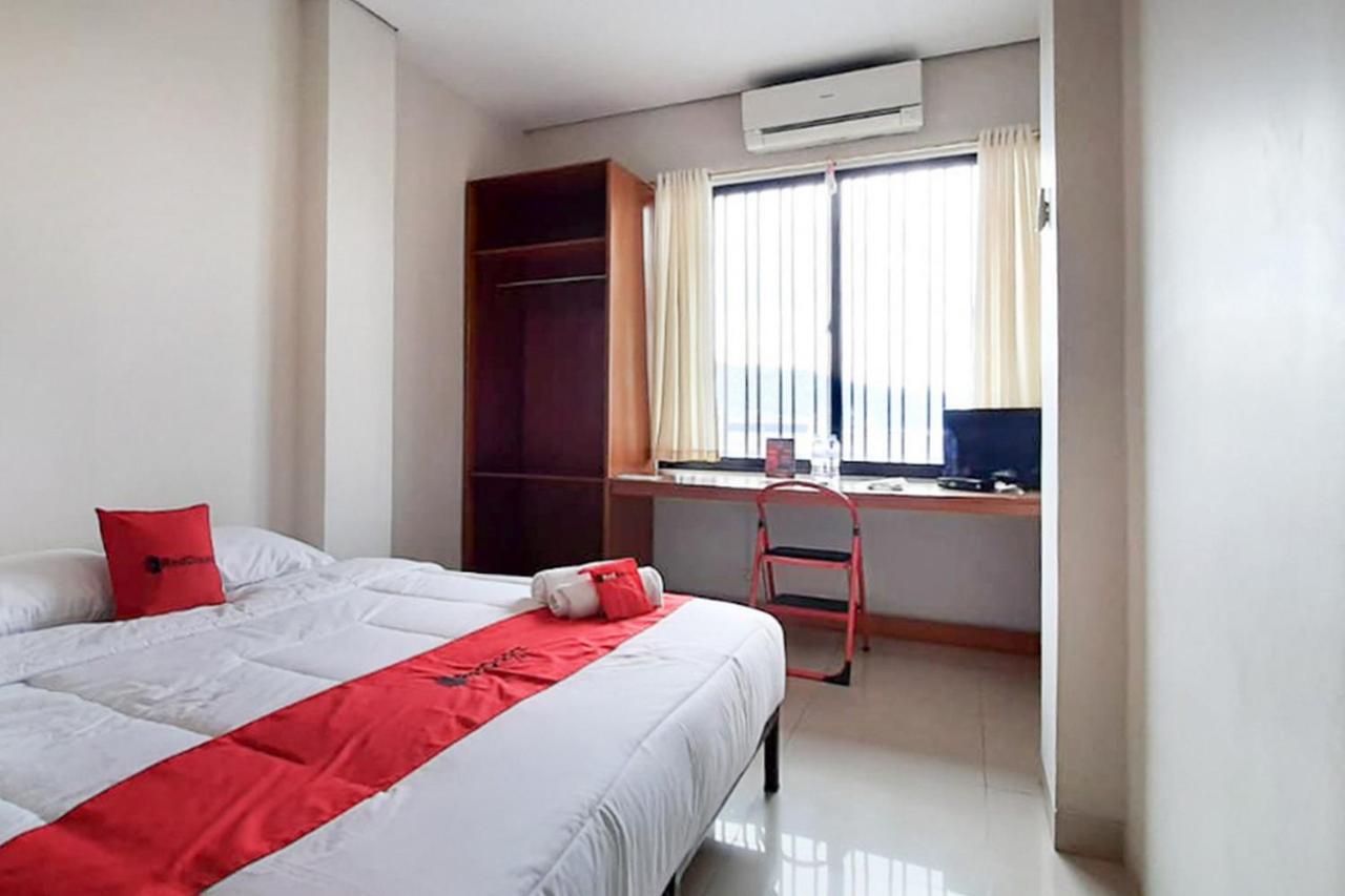 Reddoorz Plus @ Bitung City Center Exterior photo